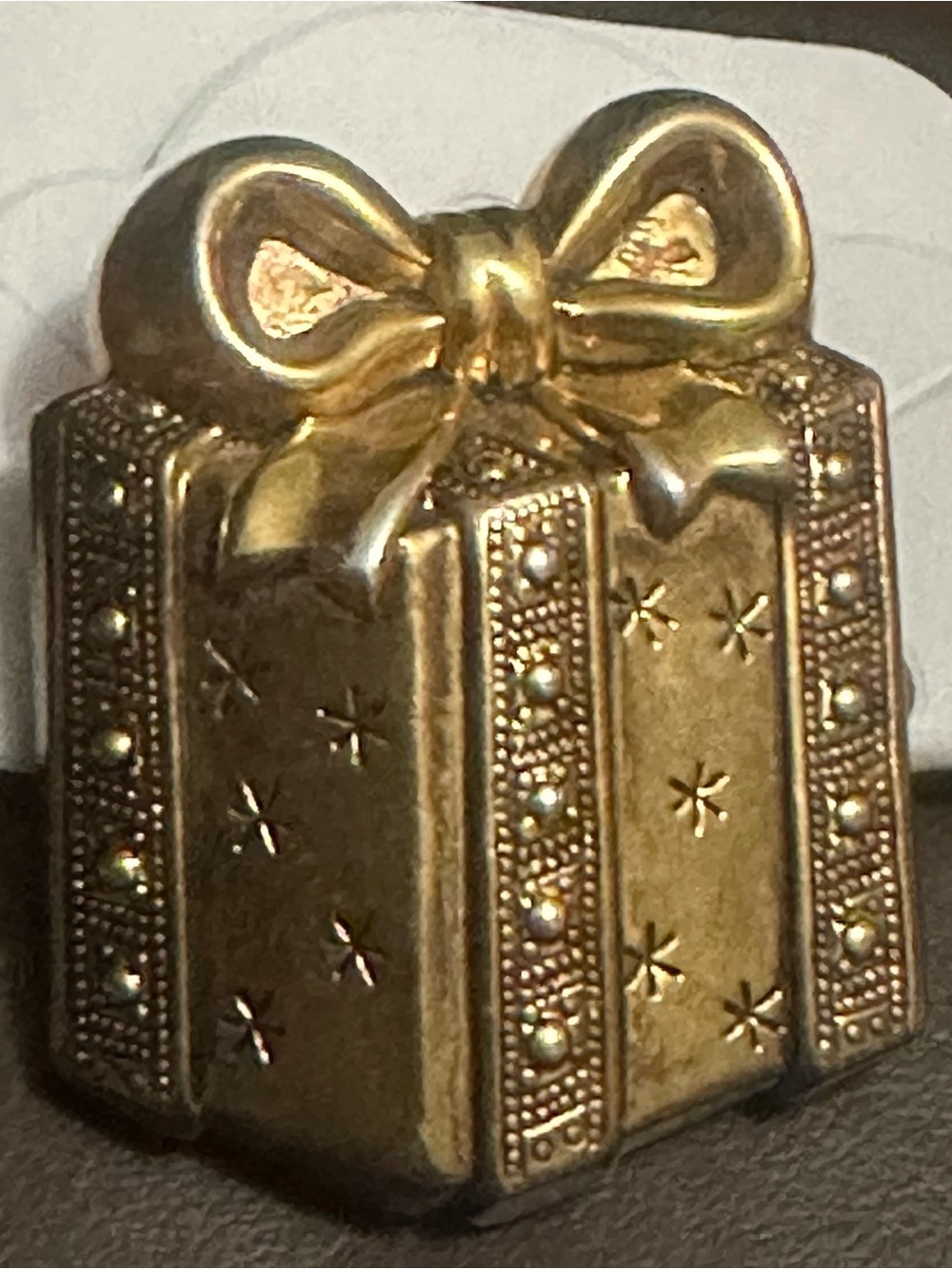 Vintage Dual-Purpose Christmas Gift Box Pin\Pendant